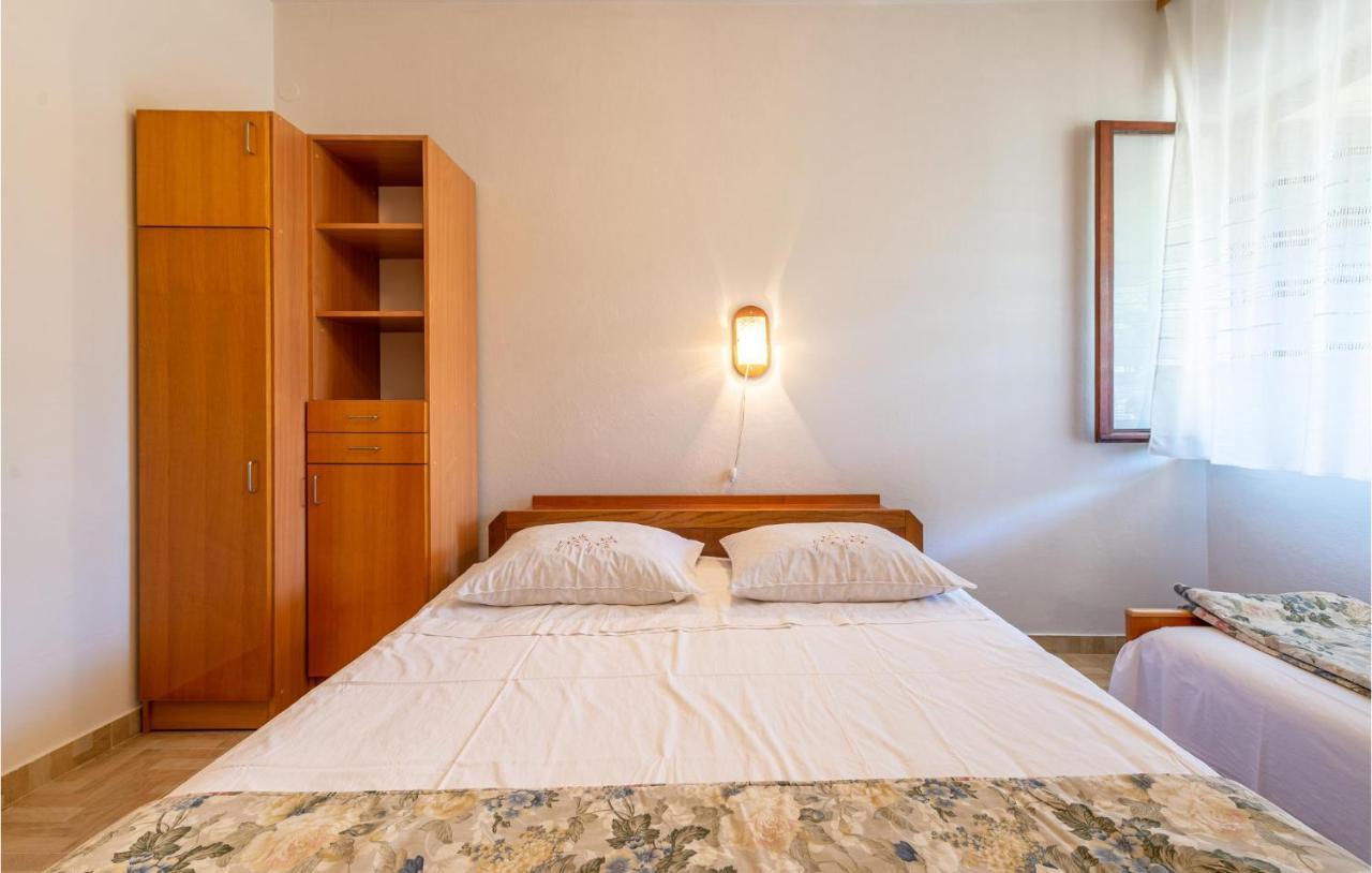 Stunning Apartment In Zadar With Wifi Luaran gambar